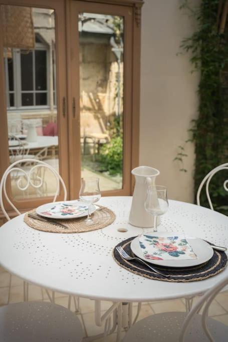 Appartement Avec Son Patio Dans Centre Historique De Bourg Exteriér fotografie