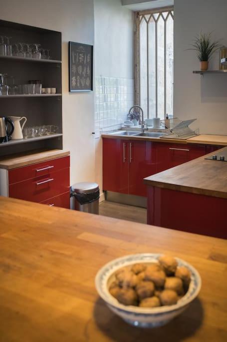 Appartement Avec Son Patio Dans Centre Historique De Bourg Exteriér fotografie