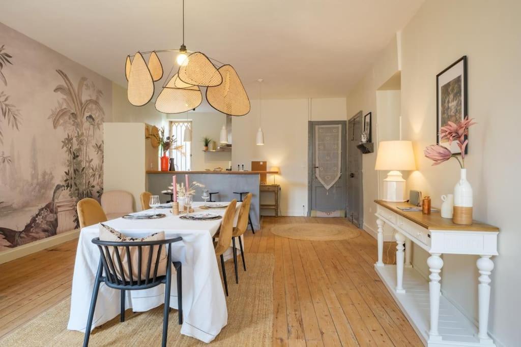 Appartement Avec Son Patio Dans Centre Historique De Bourg Exteriér fotografie