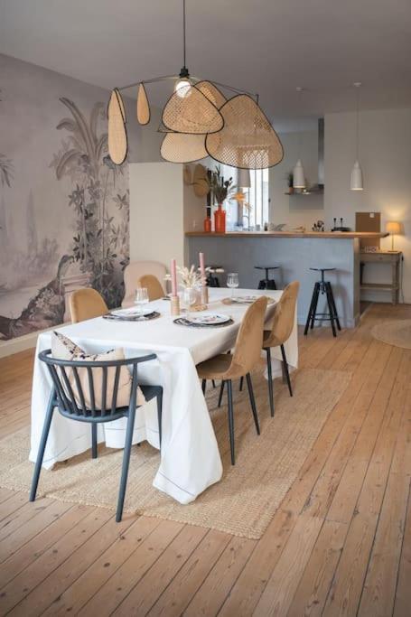 Appartement Avec Son Patio Dans Centre Historique De Bourg Exteriér fotografie
