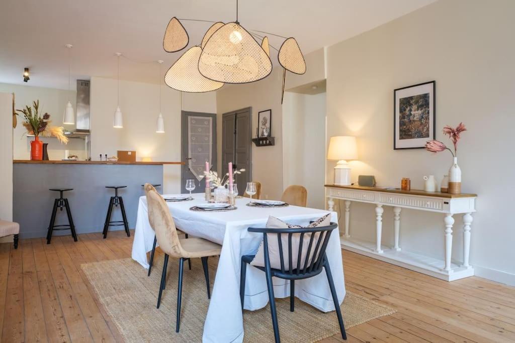 Appartement Avec Son Patio Dans Centre Historique De Bourg Exteriér fotografie