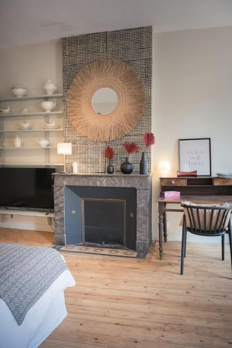 Appartement Avec Son Patio Dans Centre Historique De Bourg Exteriér fotografie